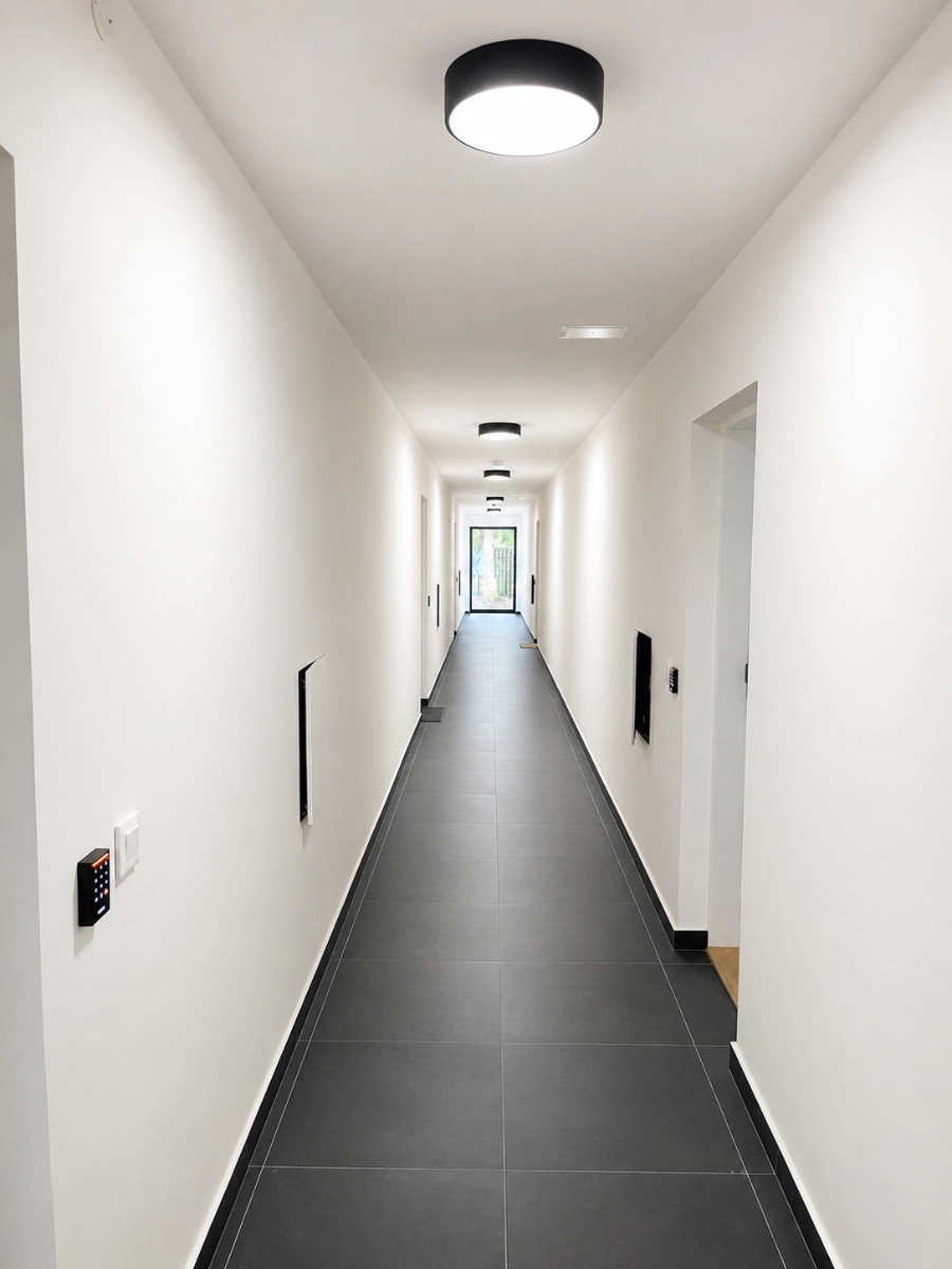 Chodba v budově B k apartmánu Javorná
