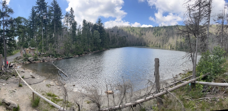 Čertovo jezero – ledovcové jezero v těsném lesním kotli