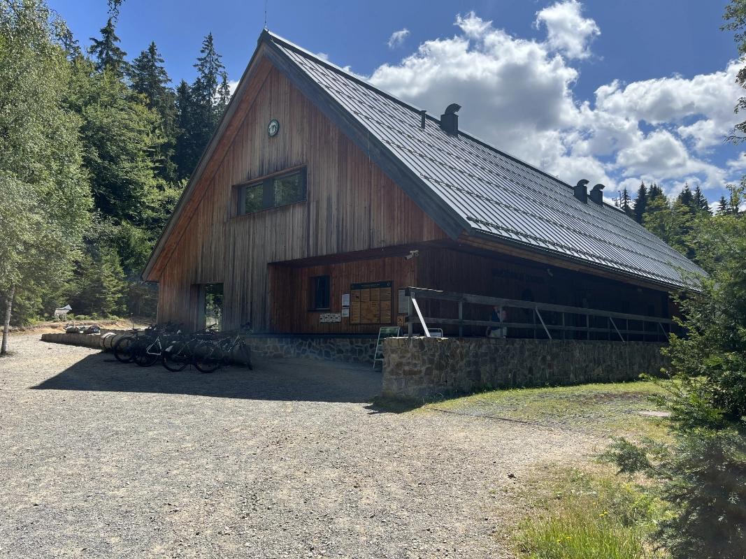 Návštěvnické centrum Srní – dřevěná pasivní budova NP Šumava